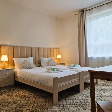 Villa Sunny Rose Bed & Breakfast 斯维诺乌伊希切 外观 照片