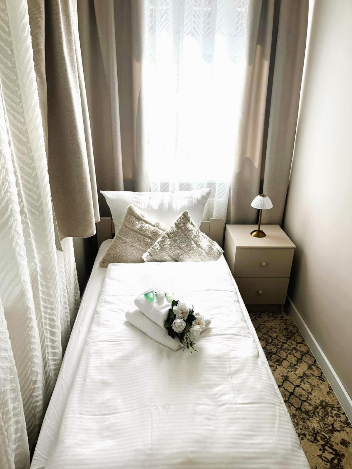 Villa Sunny Rose Bed & Breakfast 斯维诺乌伊希切 外观 照片