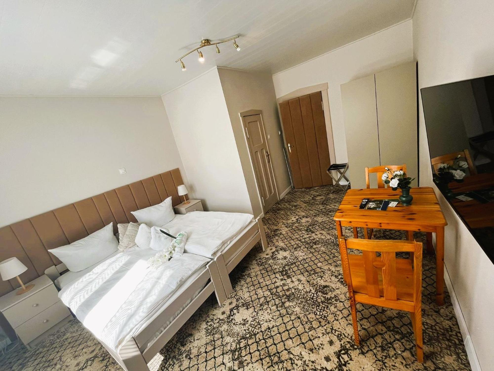 Villa Sunny Rose Bed & Breakfast 斯维诺乌伊希切 外观 照片