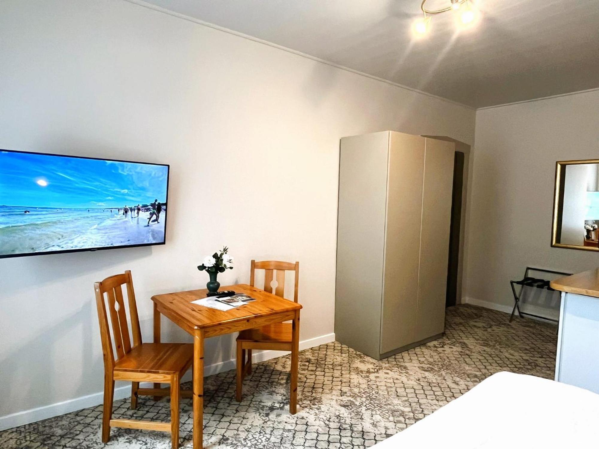 Villa Sunny Rose Bed & Breakfast 斯维诺乌伊希切 外观 照片