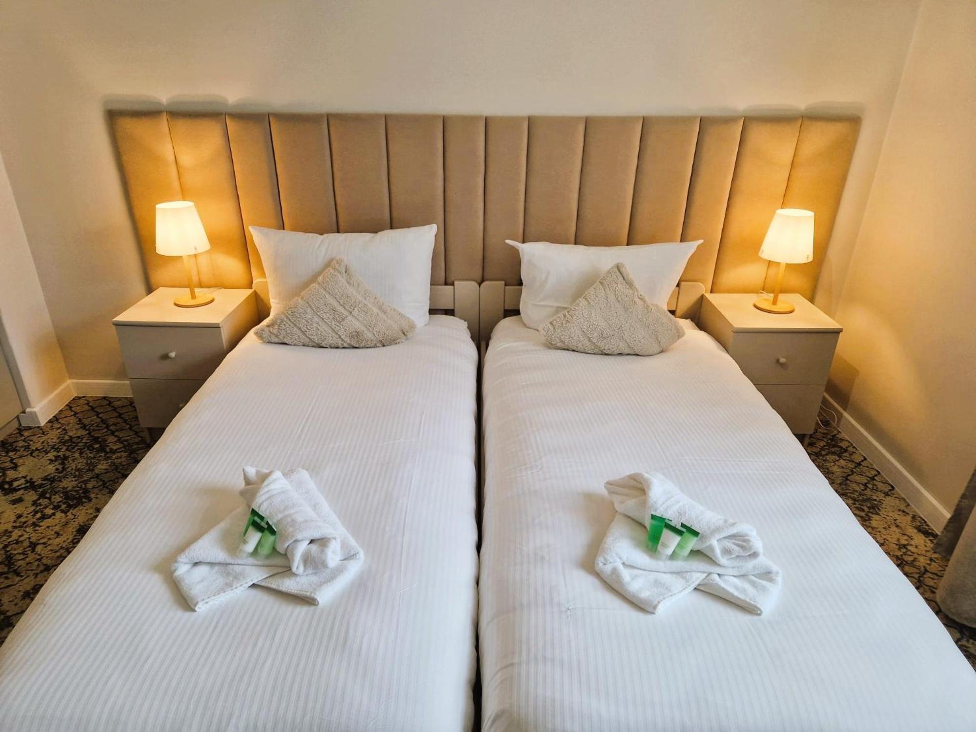 Villa Sunny Rose Bed & Breakfast 斯维诺乌伊希切 外观 照片