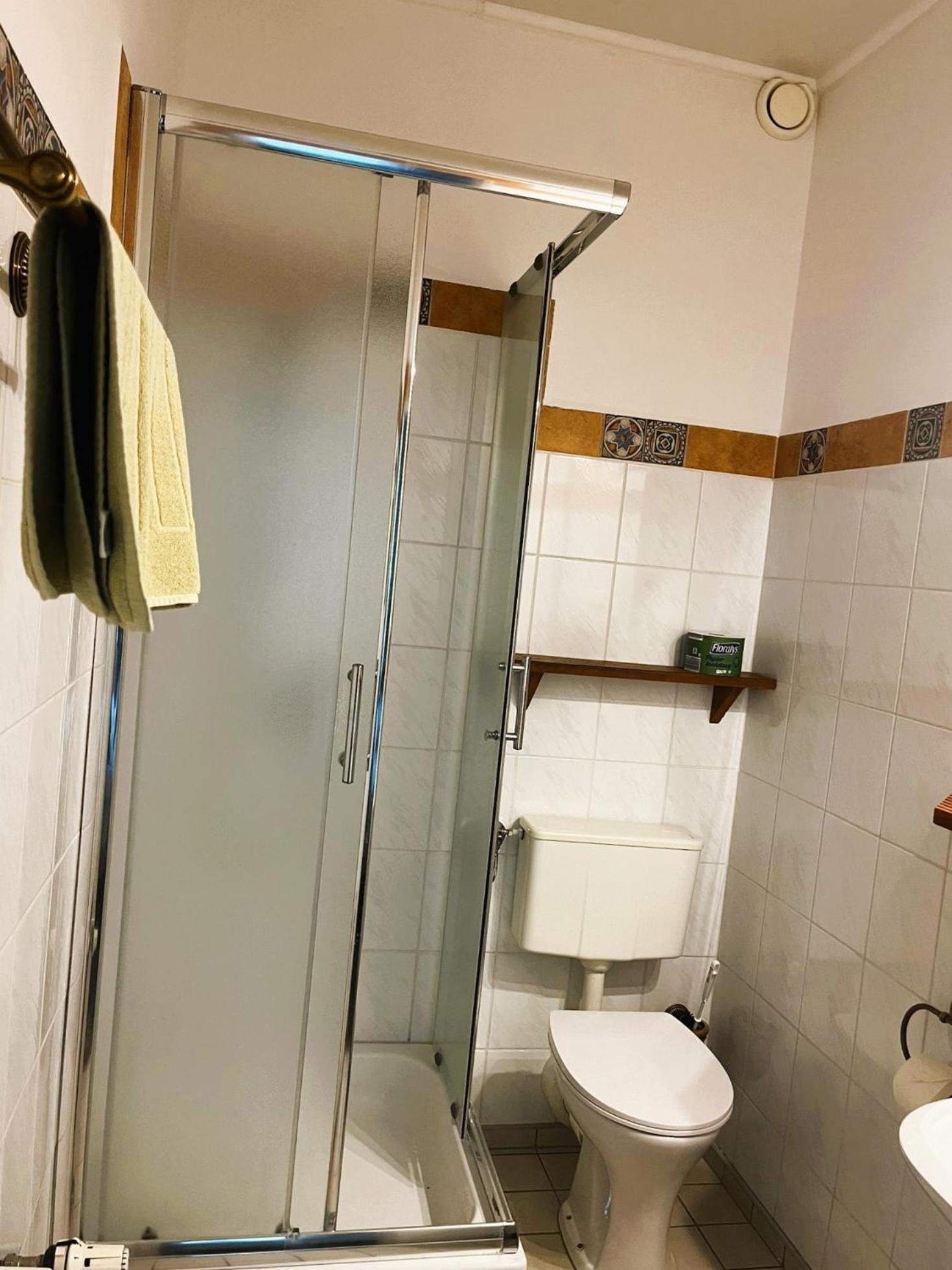 Villa Sunny Rose Bed & Breakfast 斯维诺乌伊希切 外观 照片