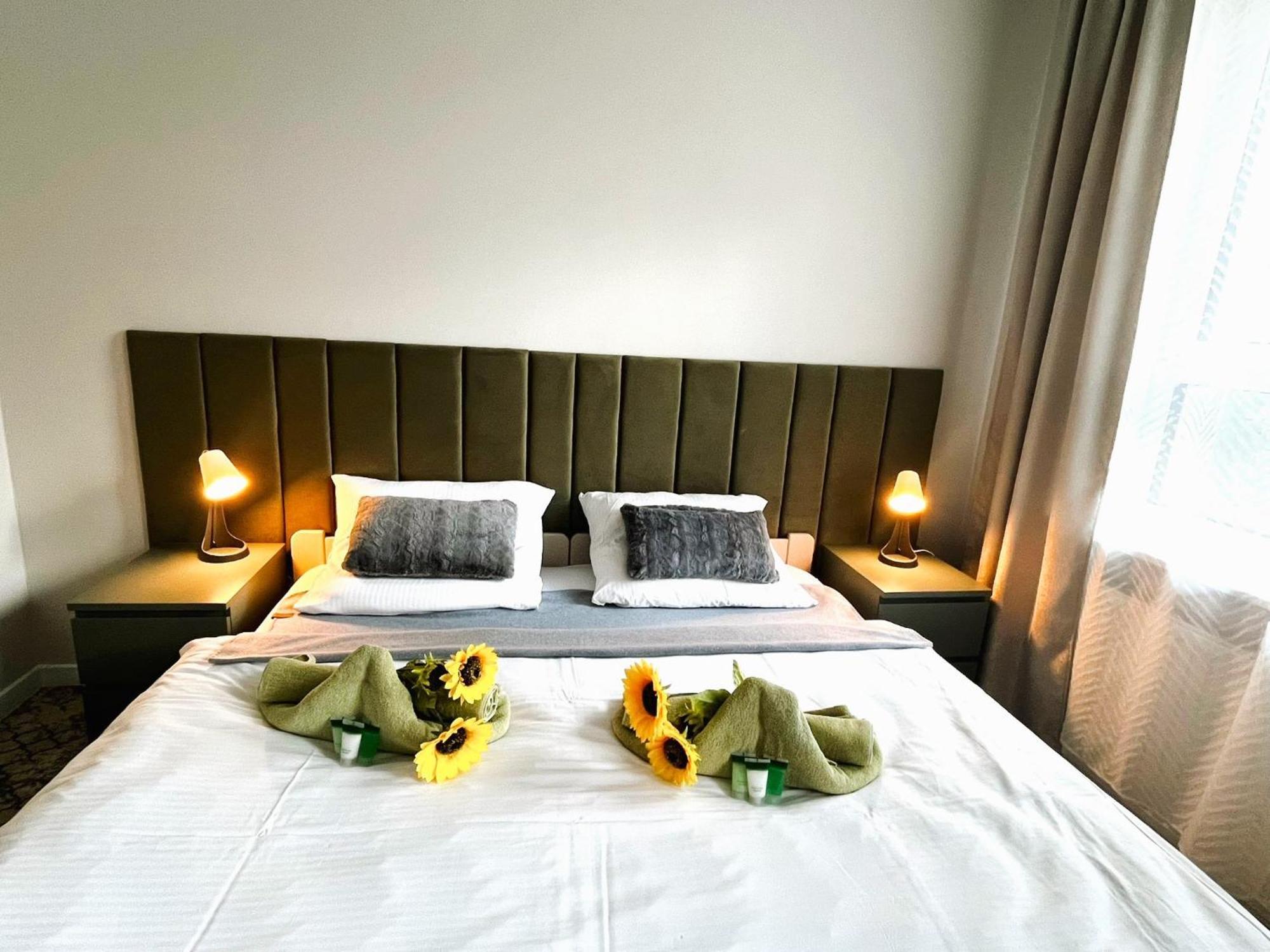 Villa Sunny Rose Bed & Breakfast 斯维诺乌伊希切 外观 照片