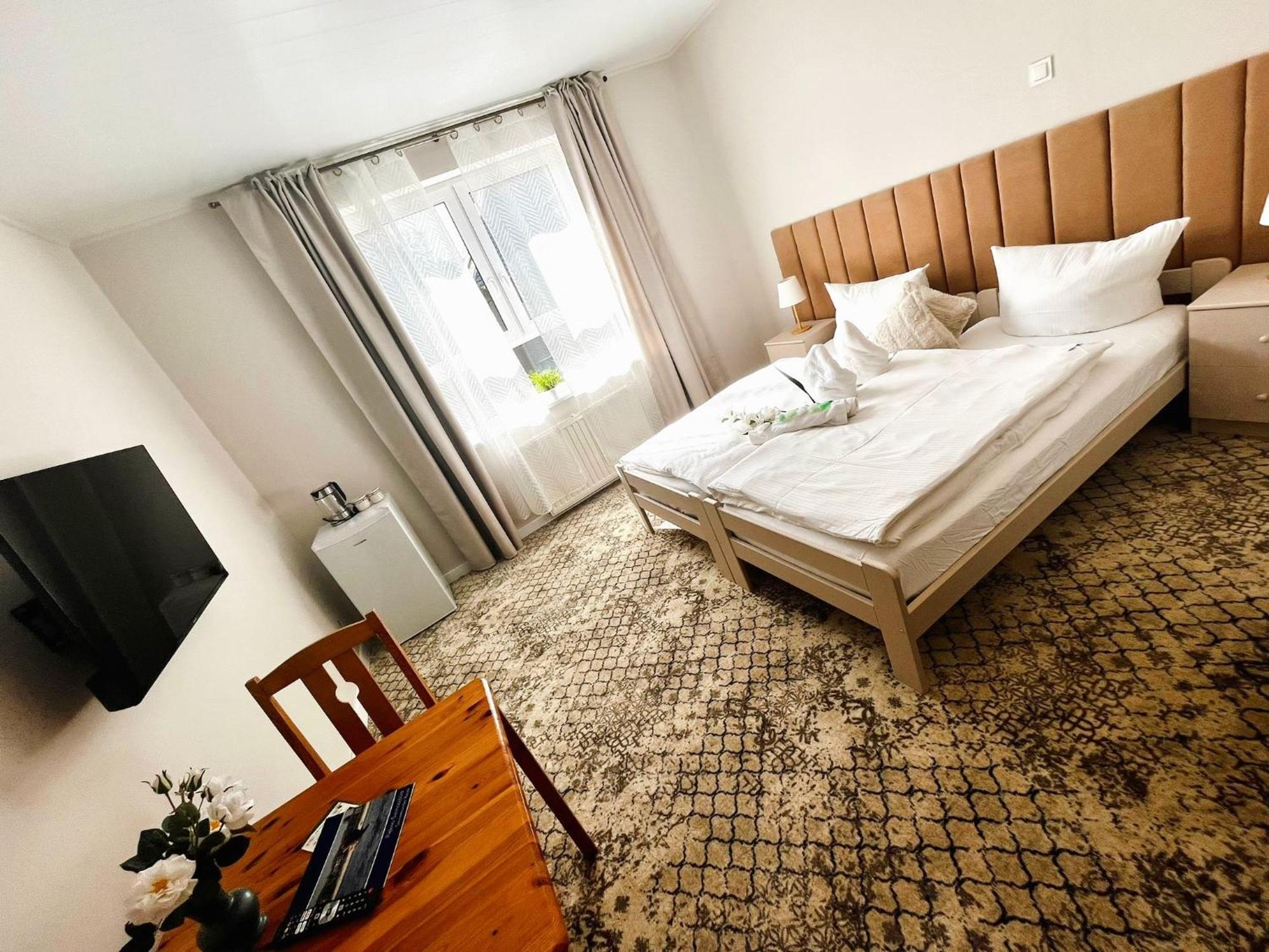 Villa Sunny Rose Bed & Breakfast 斯维诺乌伊希切 外观 照片
